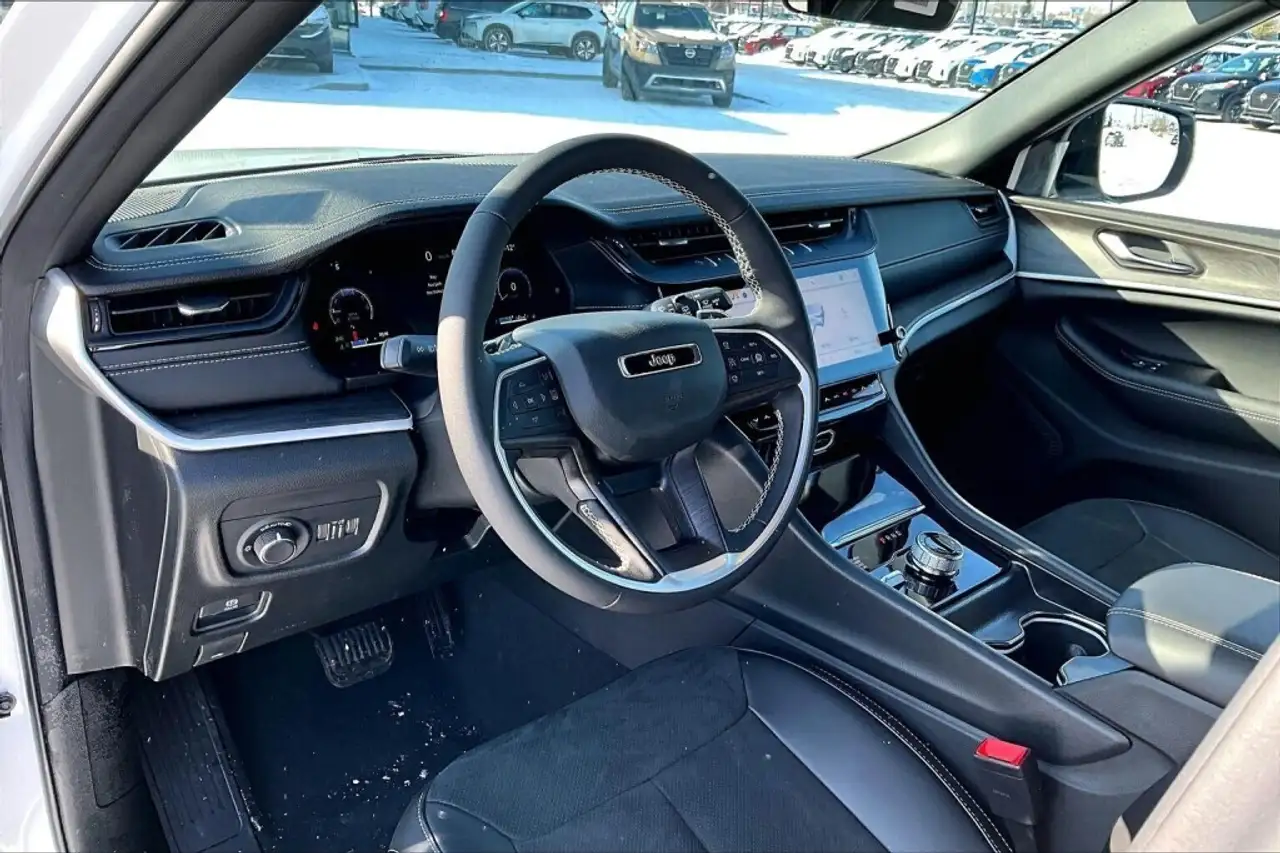 Jeep Grand Cherokee снимка Jeep Grand Cherokee