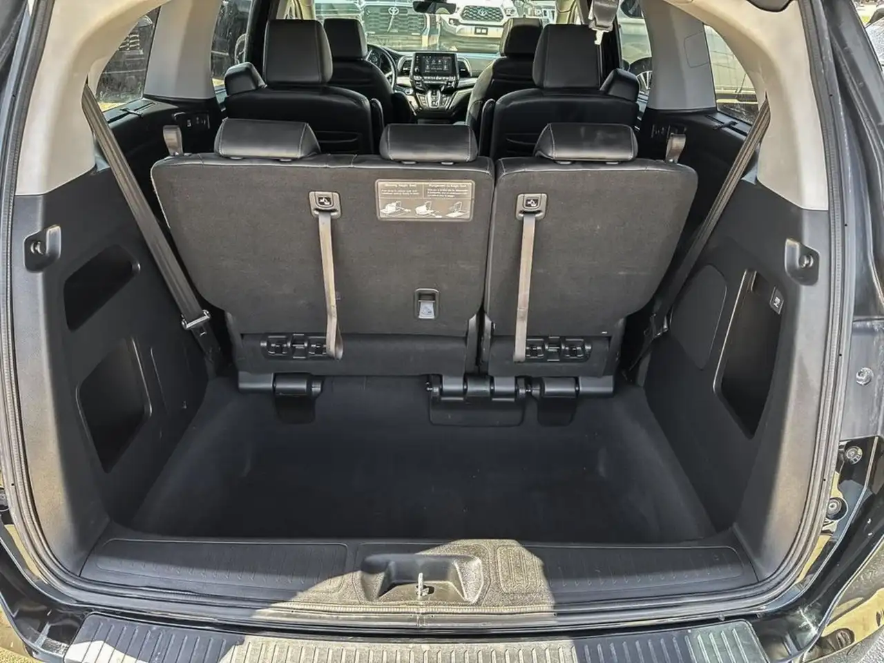 Honda Odyssey снимка Honda Odyssey