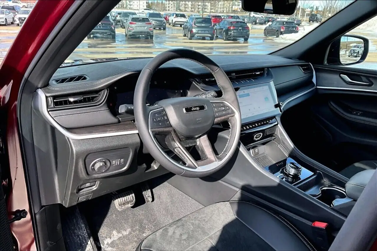 Jeep Grand Cherokee photo Jeep Grand Cherokee