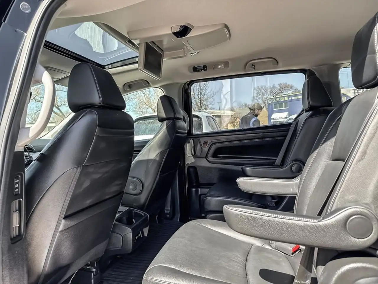 Honda Odyssey снимка Honda Odyssey