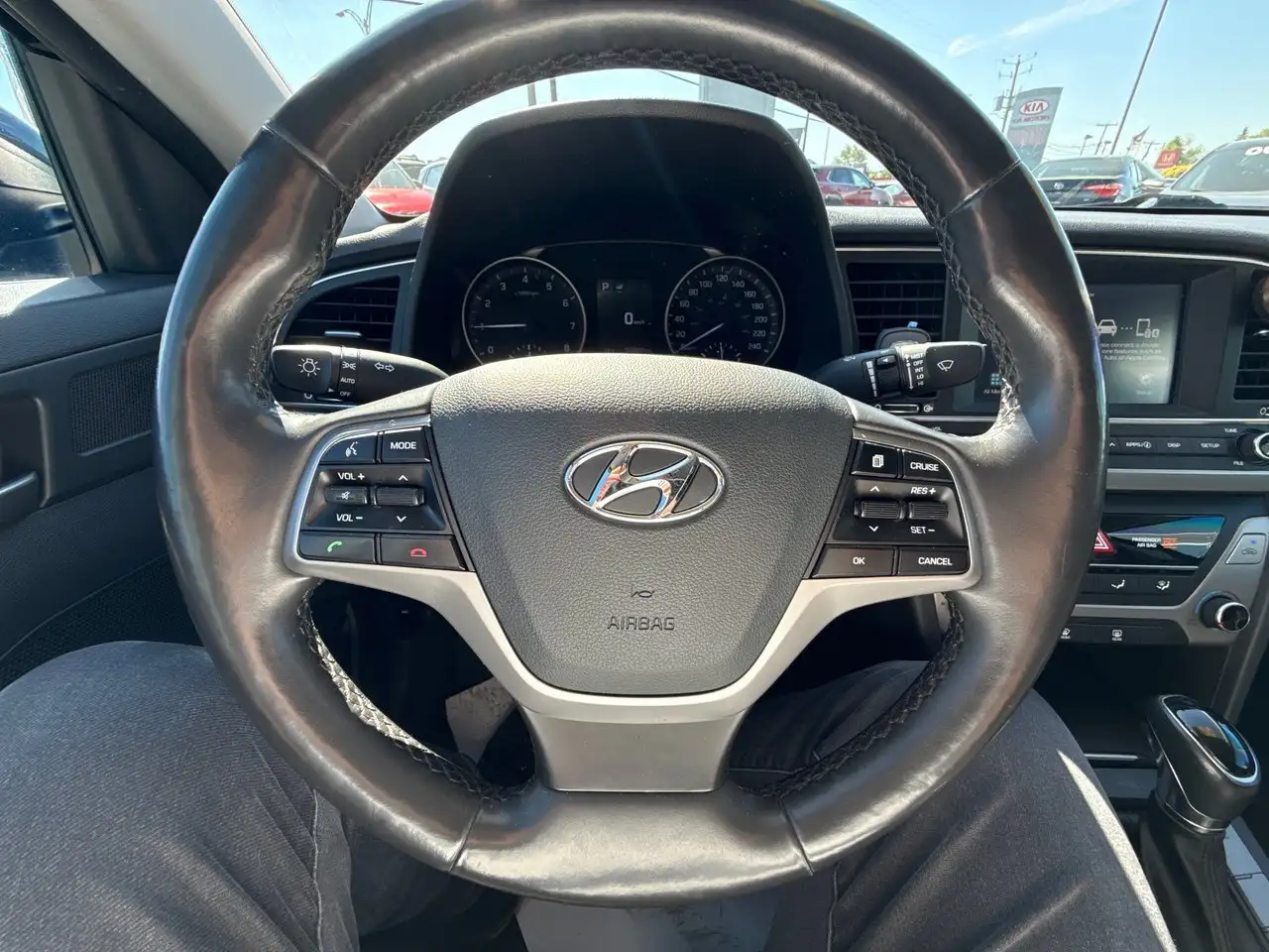 Hyundai ELANTRA fotografie Hyundai ELANTRA
