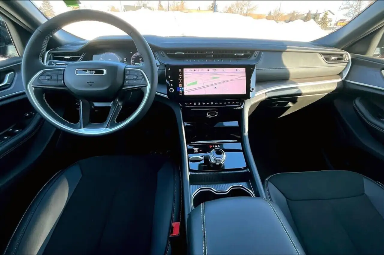 Jeep Grand Cherokee снимка Jeep Grand Cherokee