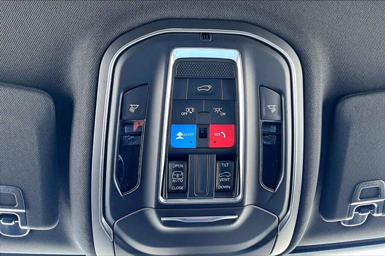 Jeep Grand Cherokee снимка Jeep Grand Cherokee