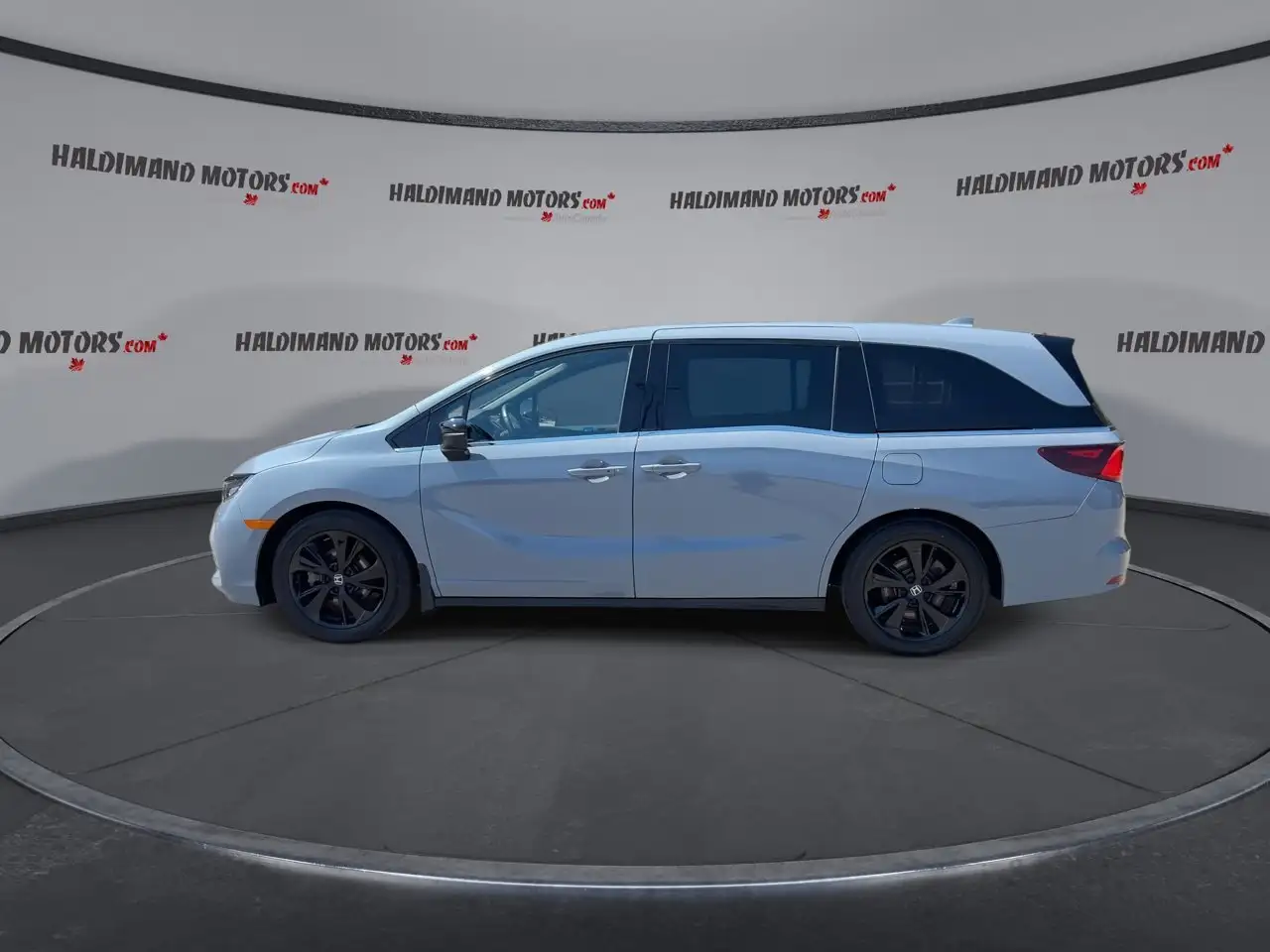 Honda Odyssey снимка Honda Odyssey