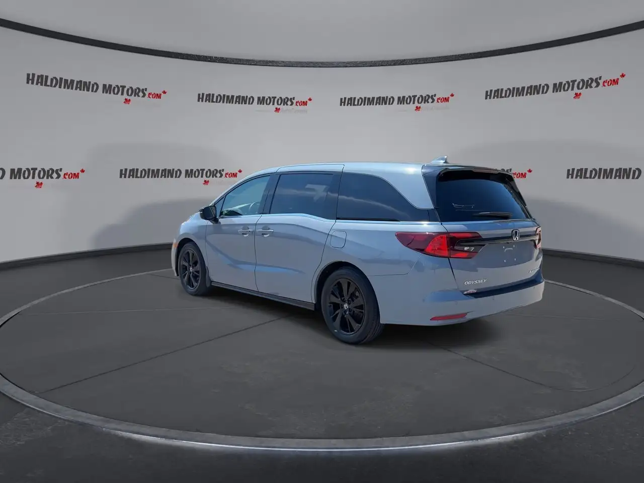 Honda Odyssey снимка Honda Odyssey