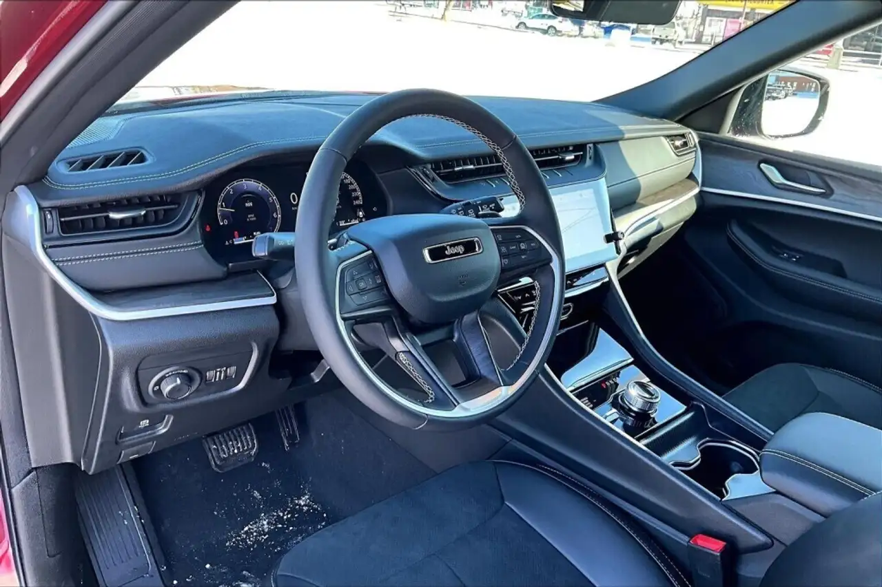 Jeep Grand Cherokee снимка Jeep Grand Cherokee