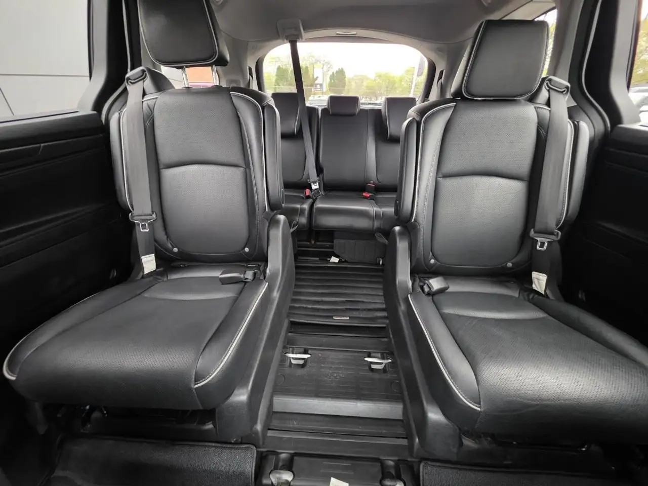 Honda Odyssey снимка Honda Odyssey