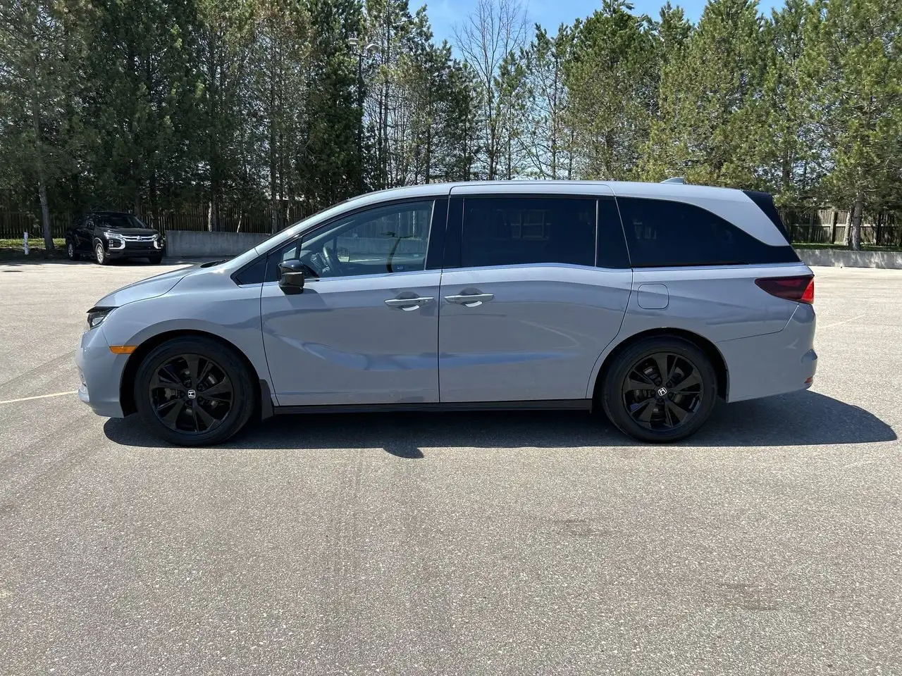 Honda Odyssey снимка Honda Odyssey