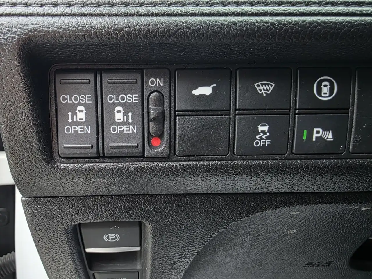 Honda Odyssey снимка Honda Odyssey