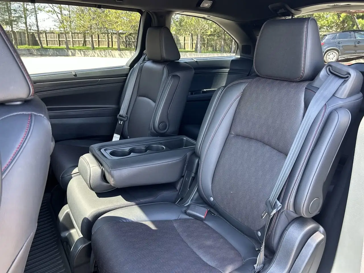Honda Odyssey снимка Honda Odyssey