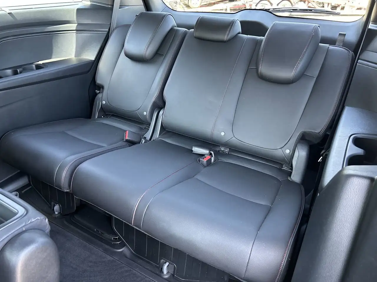 Honda Odyssey снимка Honda Odyssey