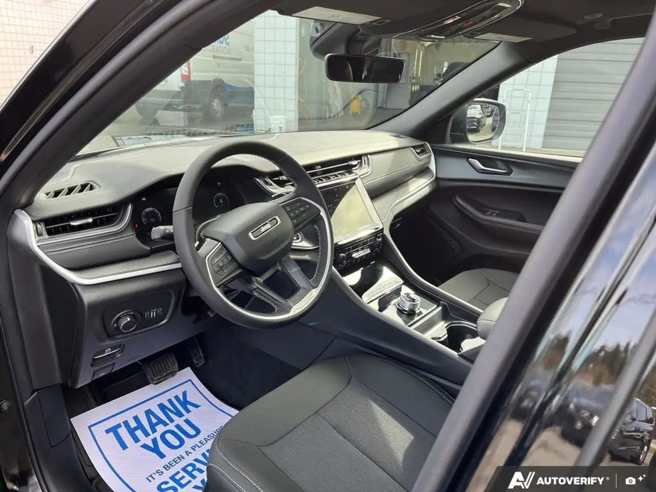 Jeep Grand Cherokee снимка Jeep Grand Cherokee
