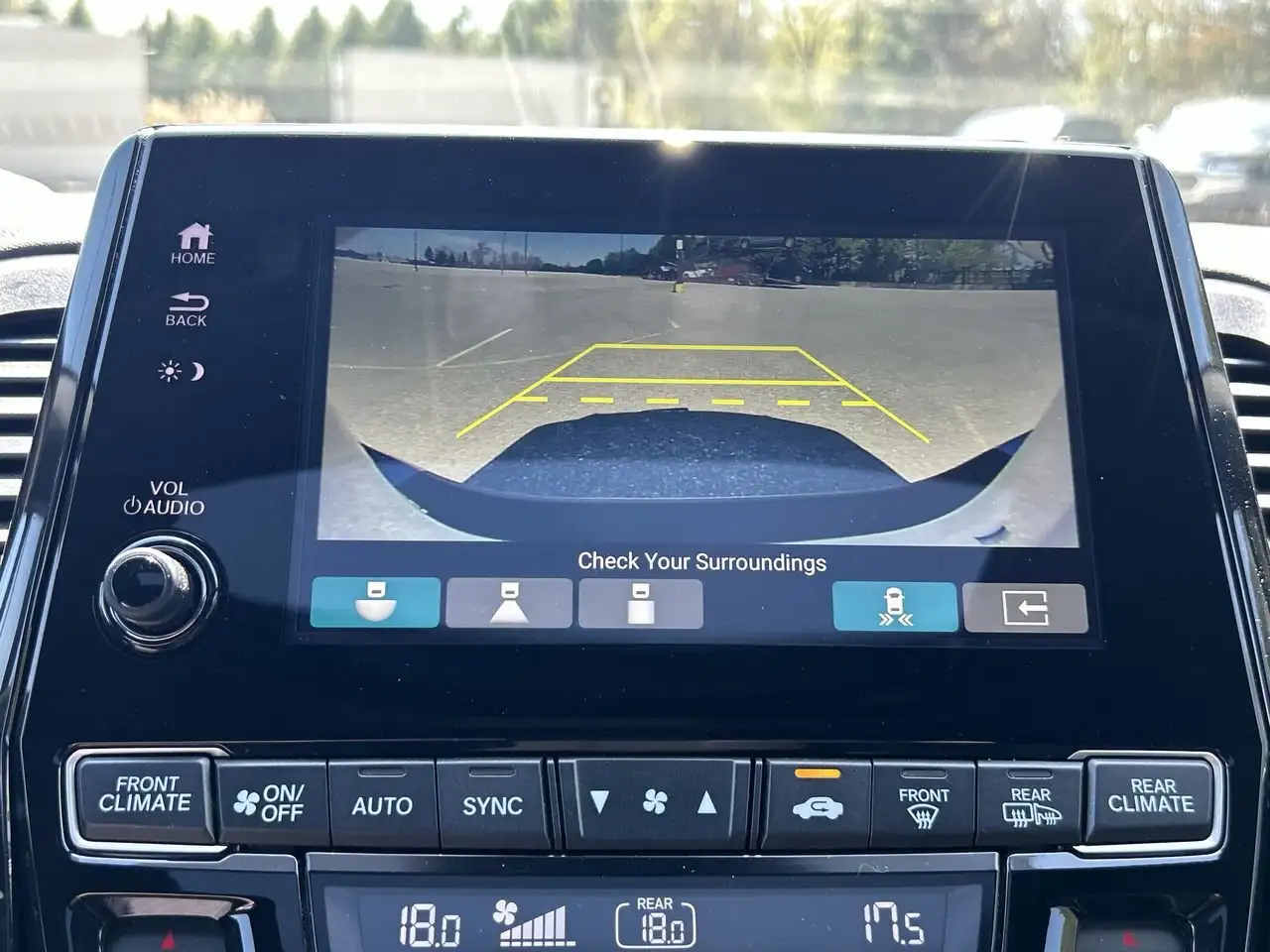 Honda Odyssey снимка Honda Odyssey