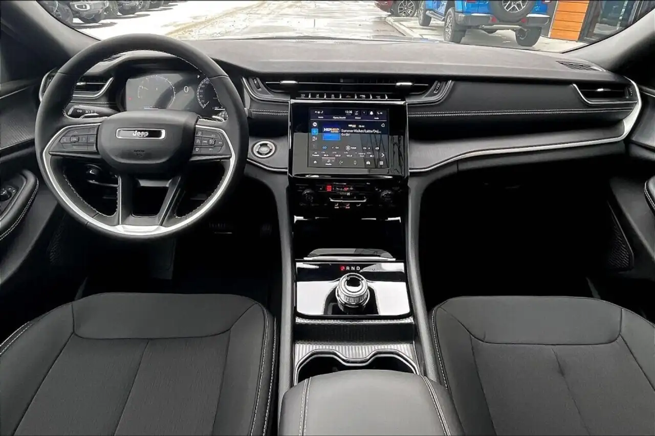 Jeep Grand Cherokee снимка Jeep Grand Cherokee