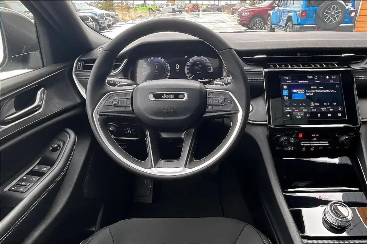 Jeep Grand Cherokee снимка Jeep Grand Cherokee