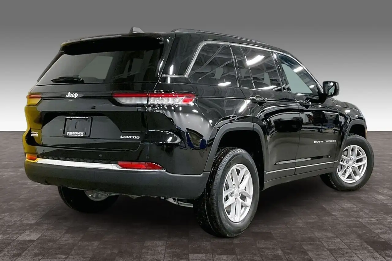 Jeep Grand Cherokee снимка Jeep Grand Cherokee