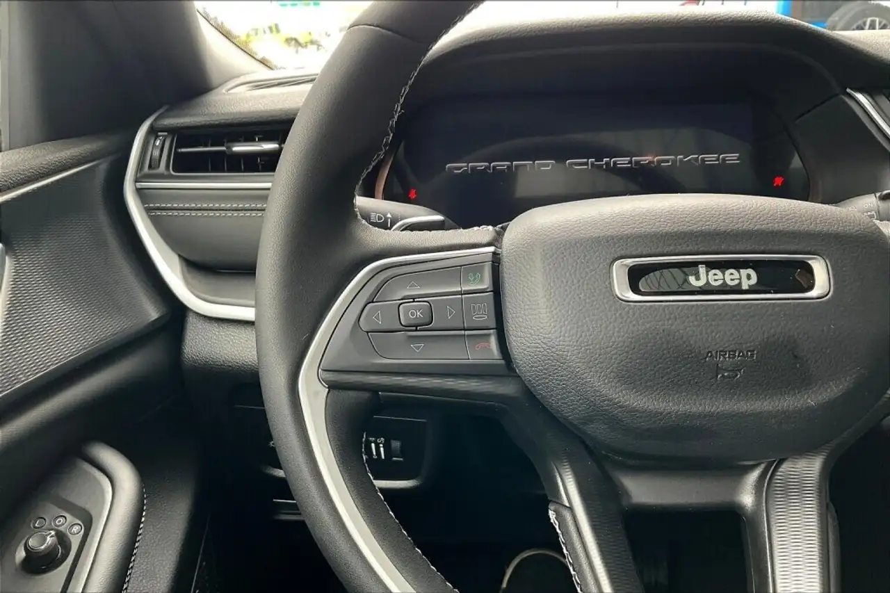 Jeep Grand Cherokee снимка Jeep Grand Cherokee