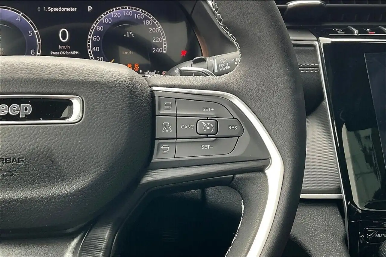 Jeep Grand Cherokee снимка Jeep Grand Cherokee