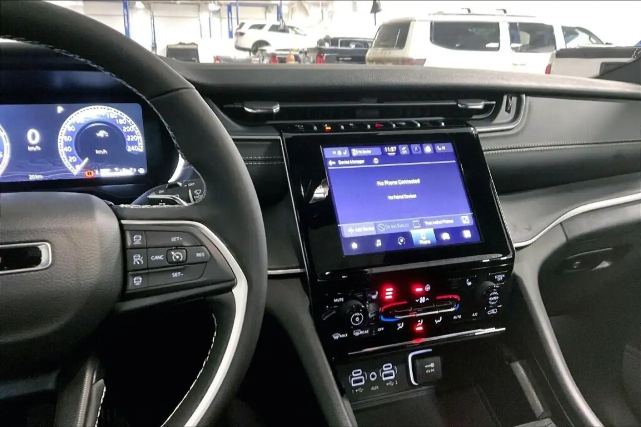 Jeep Grand Cherokee снимка Jeep Grand Cherokee