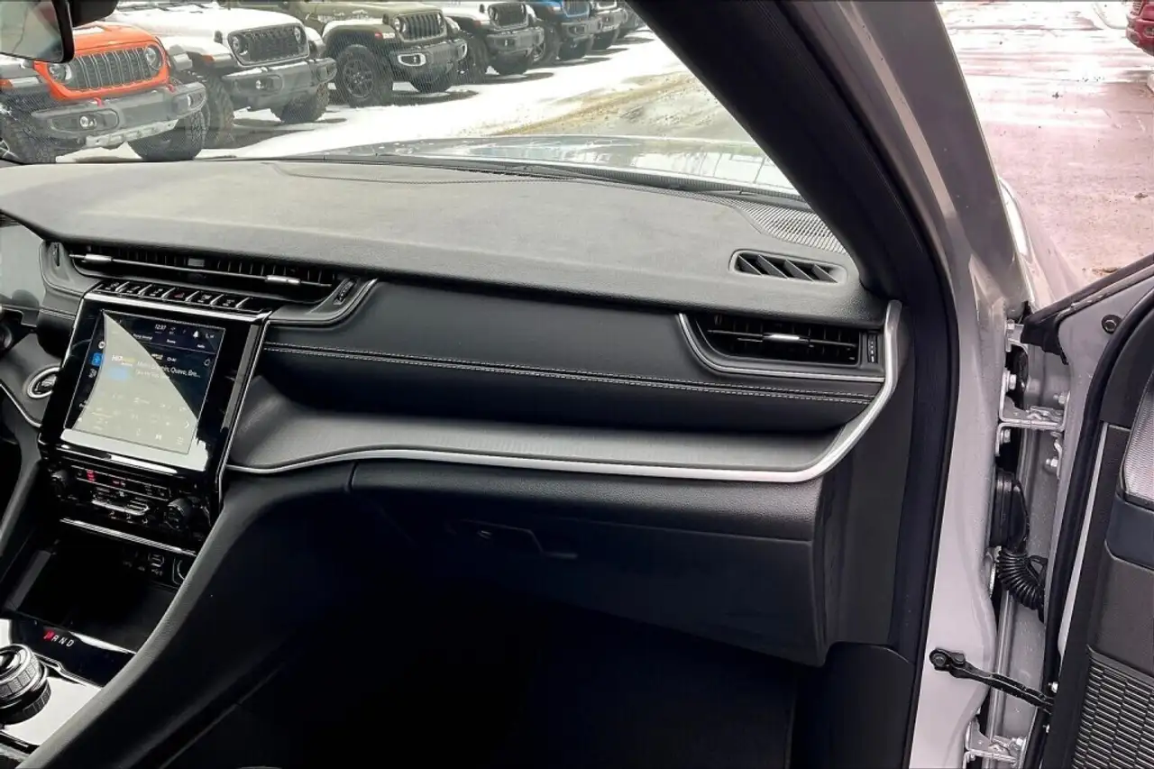 Jeep Grand Cherokee снимка Jeep Grand Cherokee