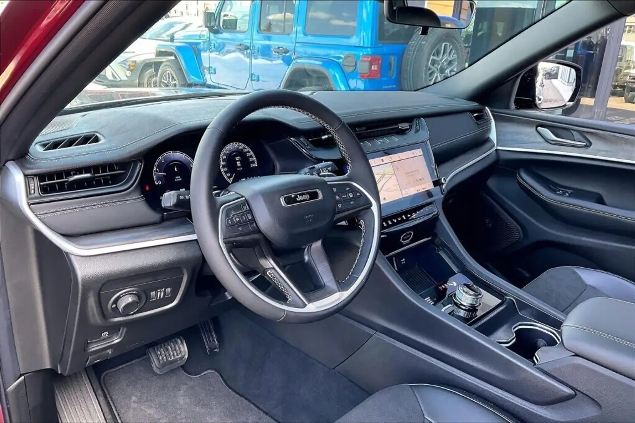 Jeep Grand Cherokee снимка Jeep Grand Cherokee