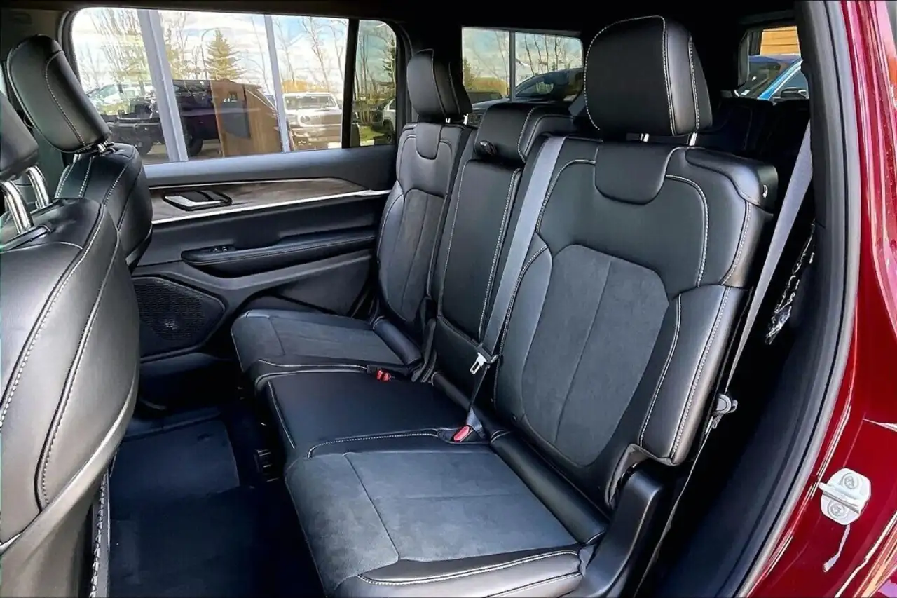 Jeep Grand Cherokee снимка Jeep Grand Cherokee