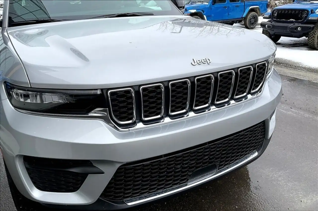 Jeep Grand Cherokee снимка Jeep Grand Cherokee