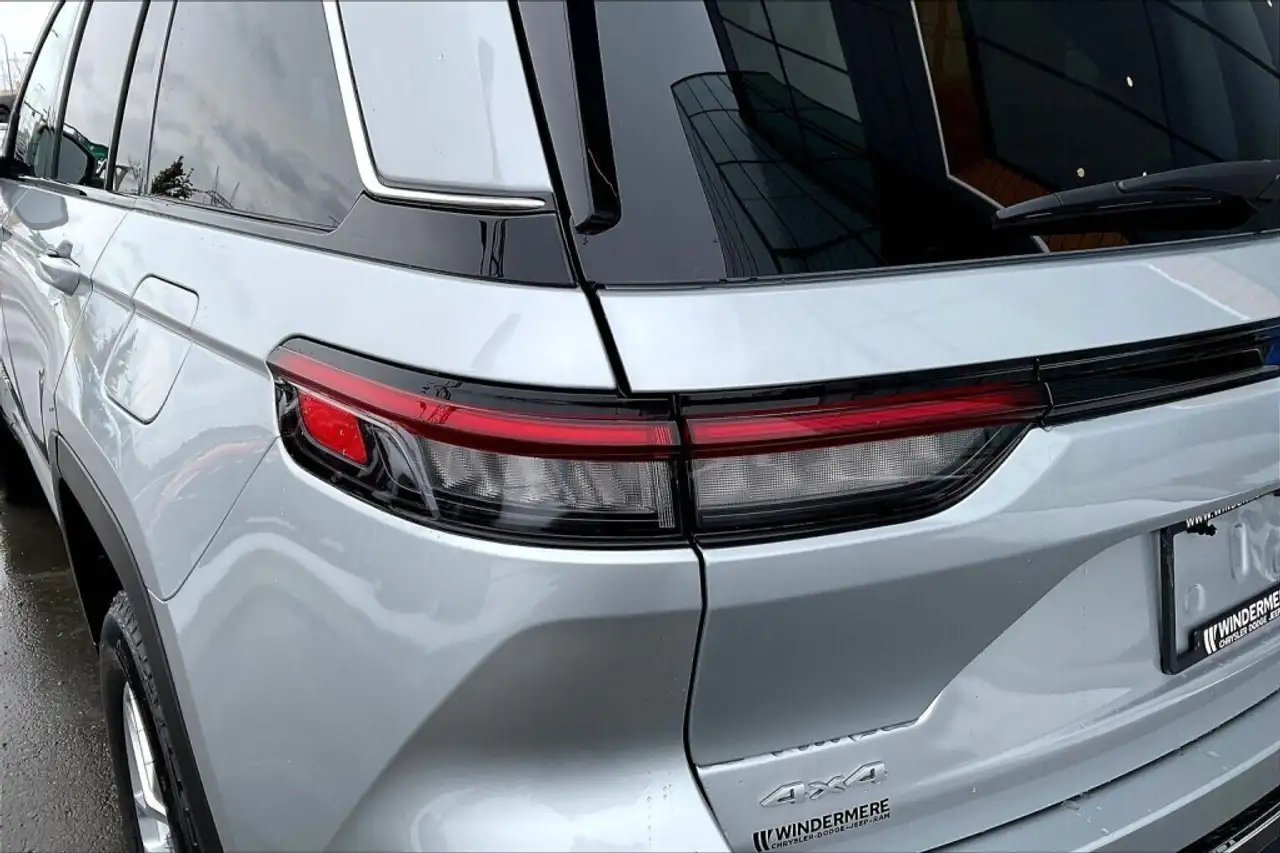 Jeep Grand Cherokee снимка Jeep Grand Cherokee