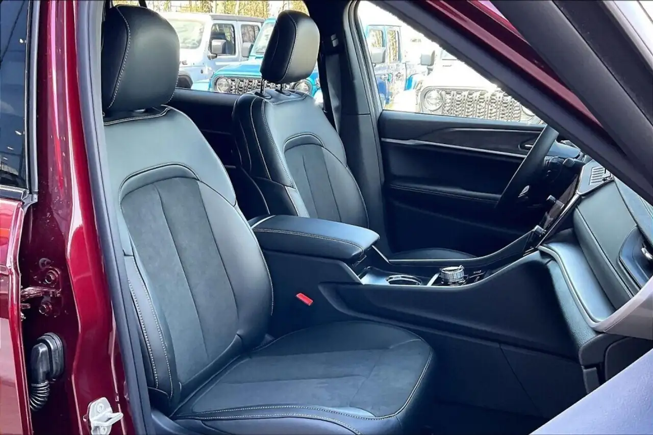 Jeep Grand Cherokee снимка Jeep Grand Cherokee