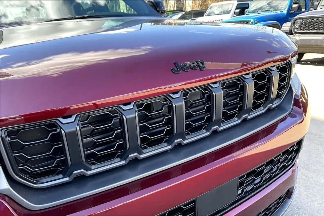 Jeep Grand Cherokee снимка Jeep Grand Cherokee