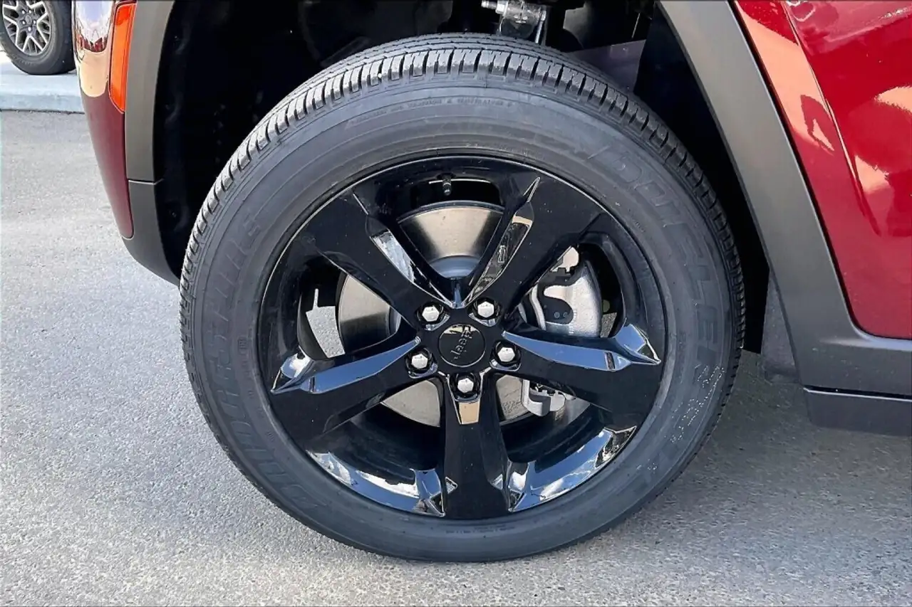 Jeep Grand Cherokee снимка Jeep Grand Cherokee
