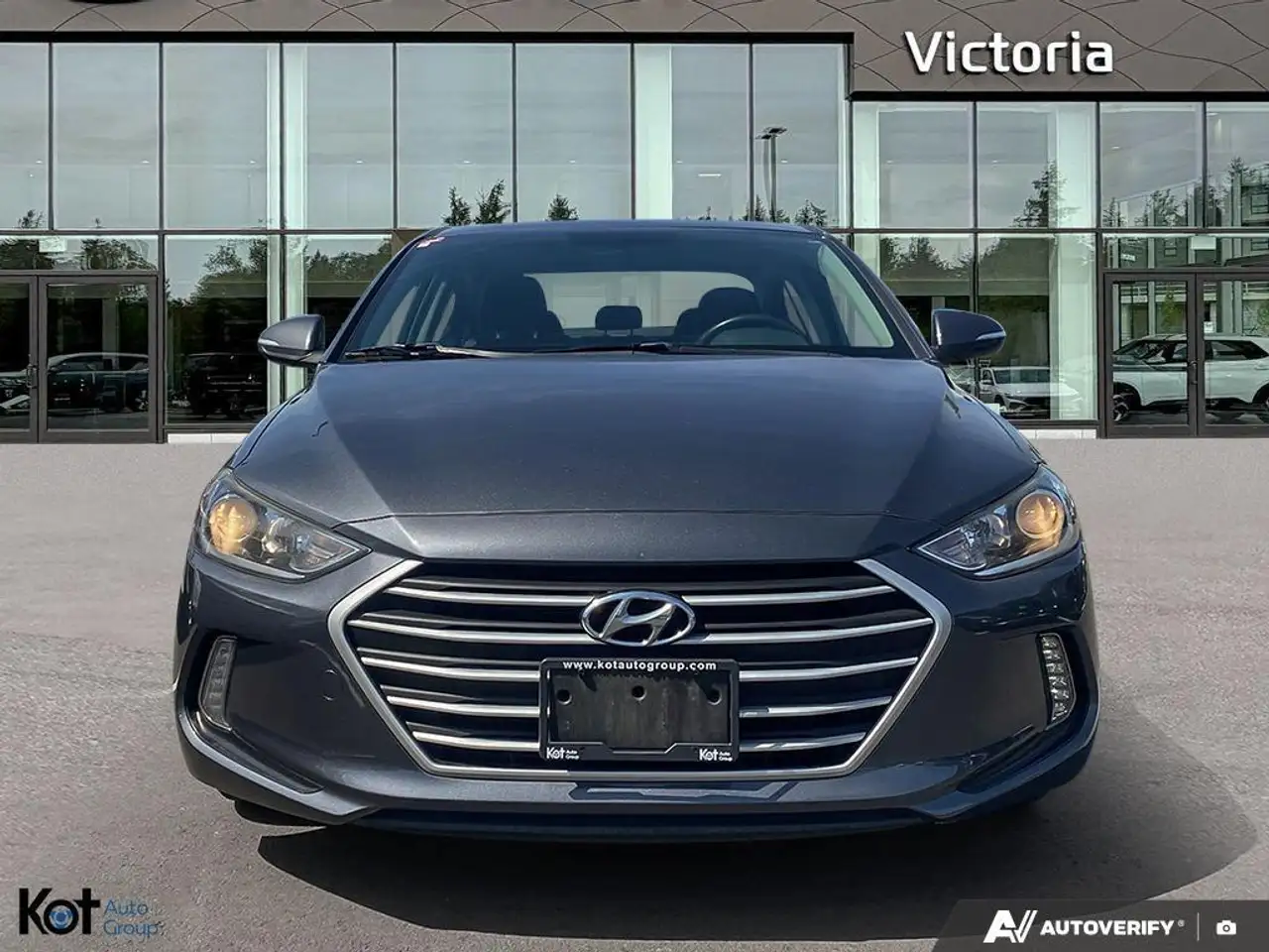 Hyundai ELANTRA снимка Hyundai ELANTRA