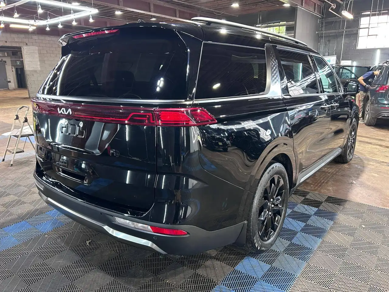 Kia Carnival снимка Kia Carnival