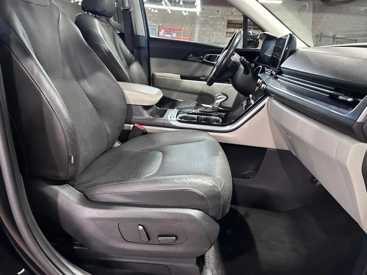 Kia Carnival снимка Kia Carnival