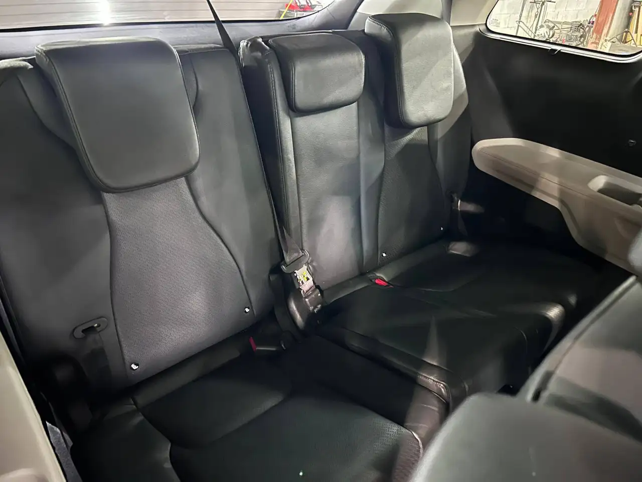 Kia Carnival снимка Kia Carnival