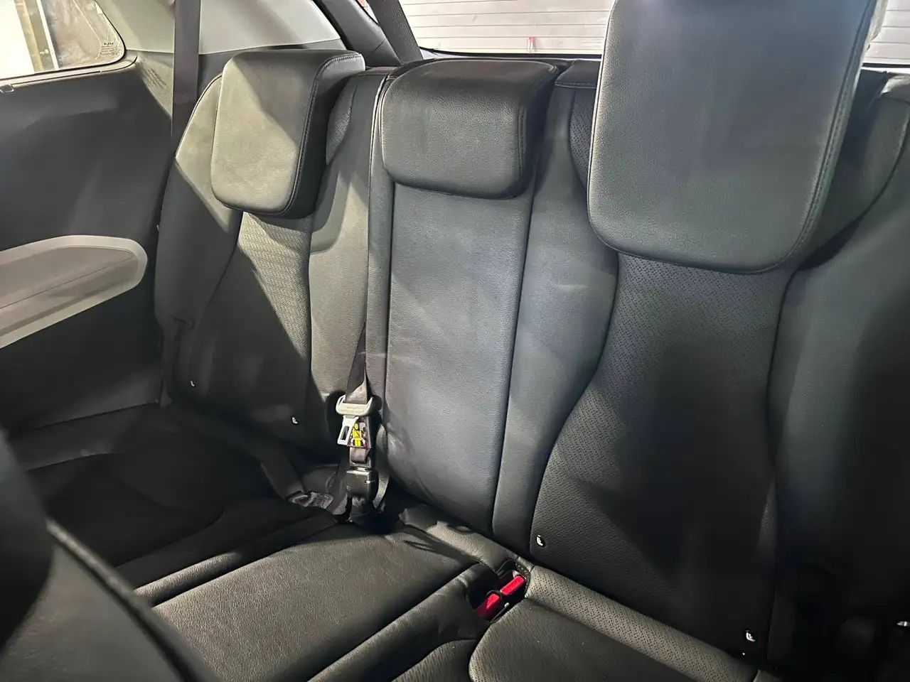 Kia Carnival снимка Kia Carnival