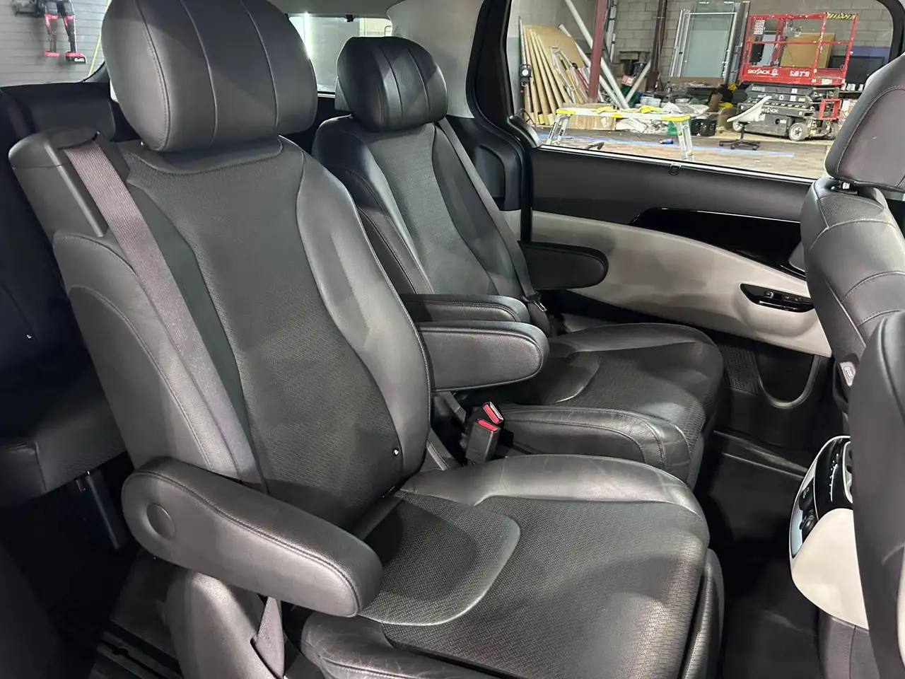 Kia Carnival снимка Kia Carnival