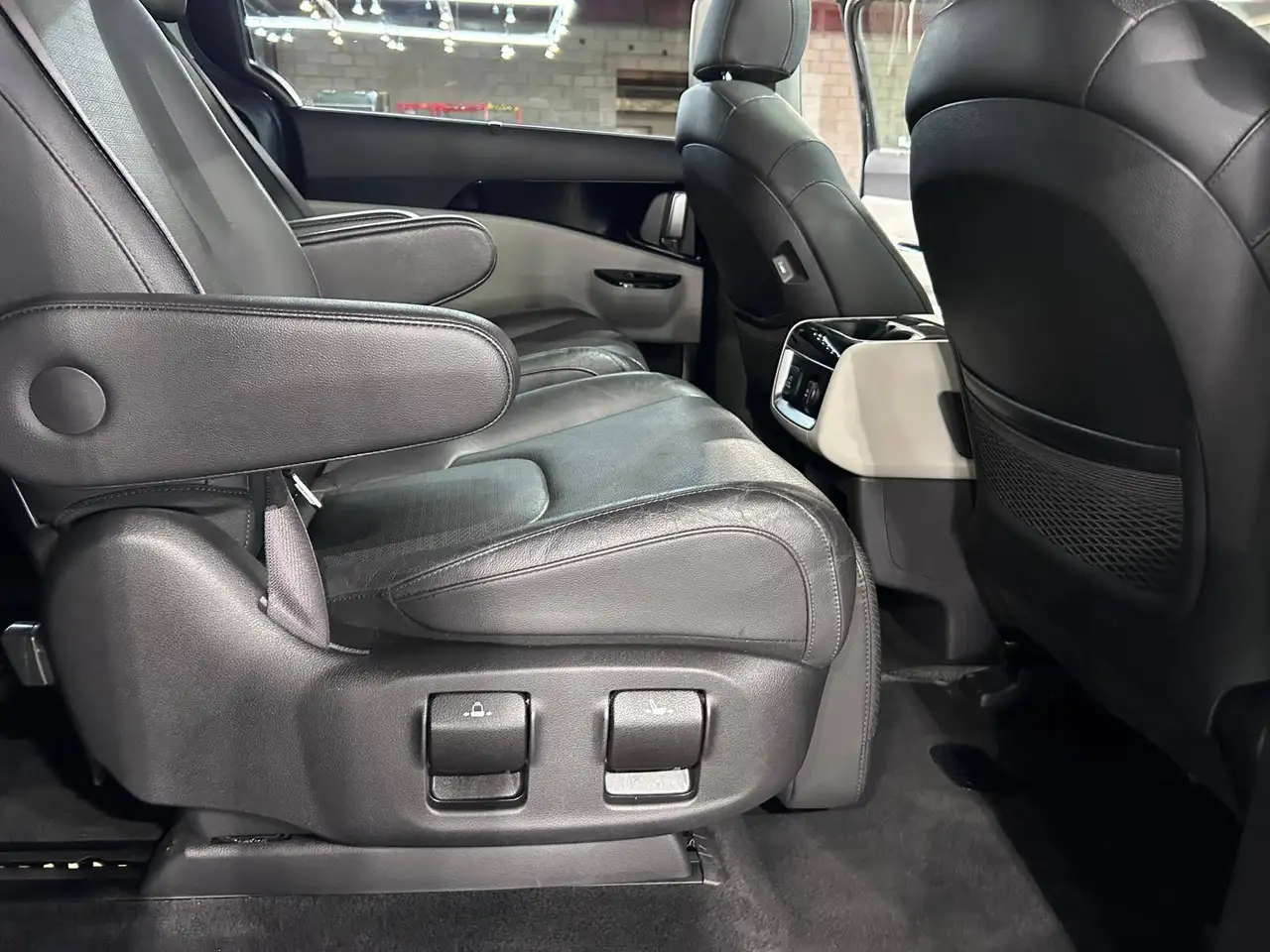 Kia Carnival снимка Kia Carnival
