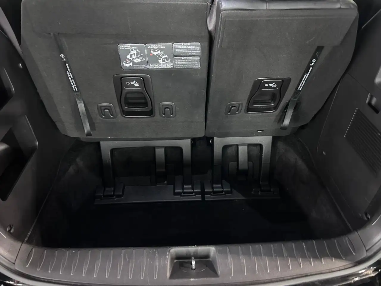 Kia Carnival снимка Kia Carnival