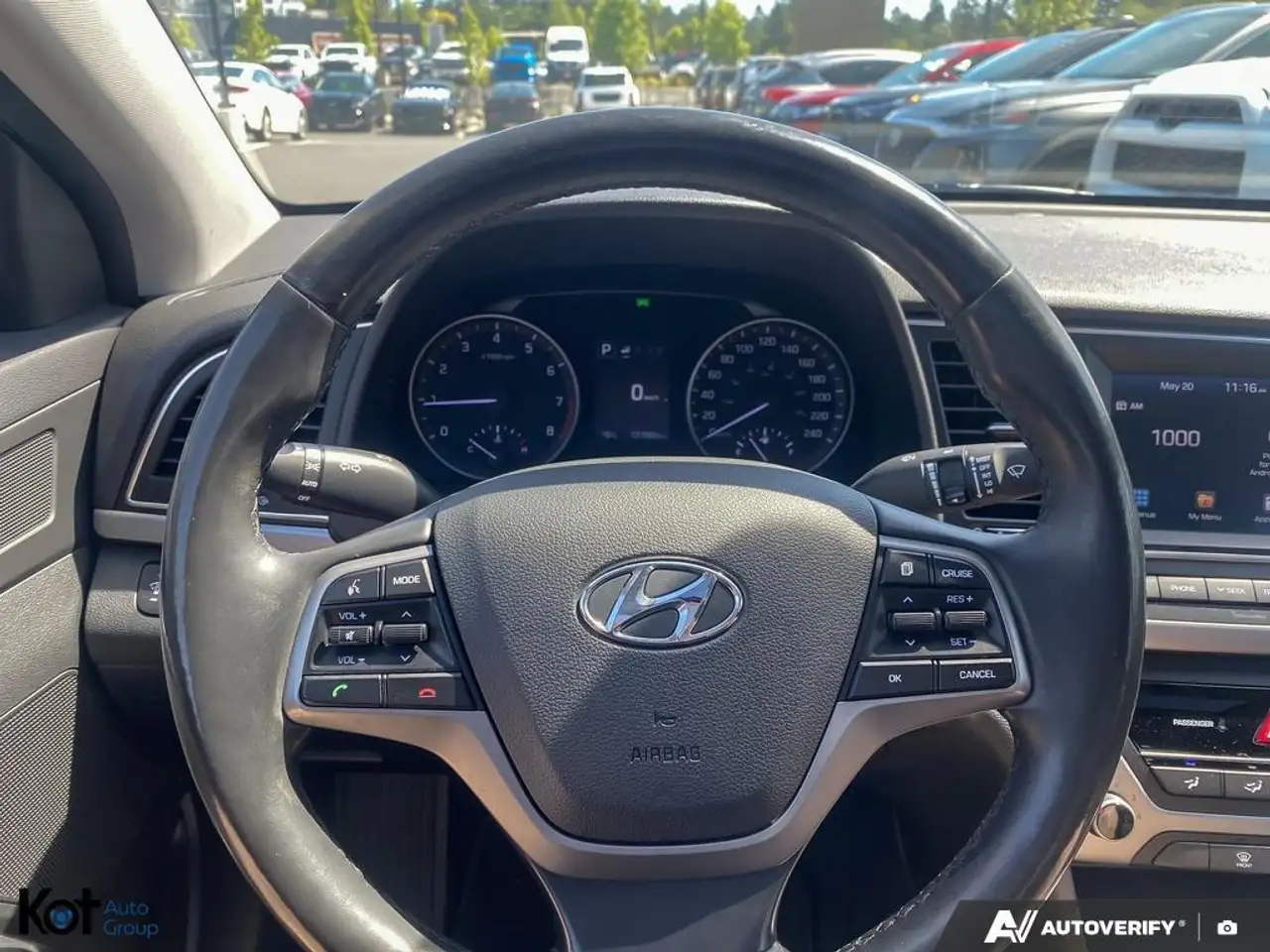Hyundai ELANTRA снимка Hyundai ELANTRA