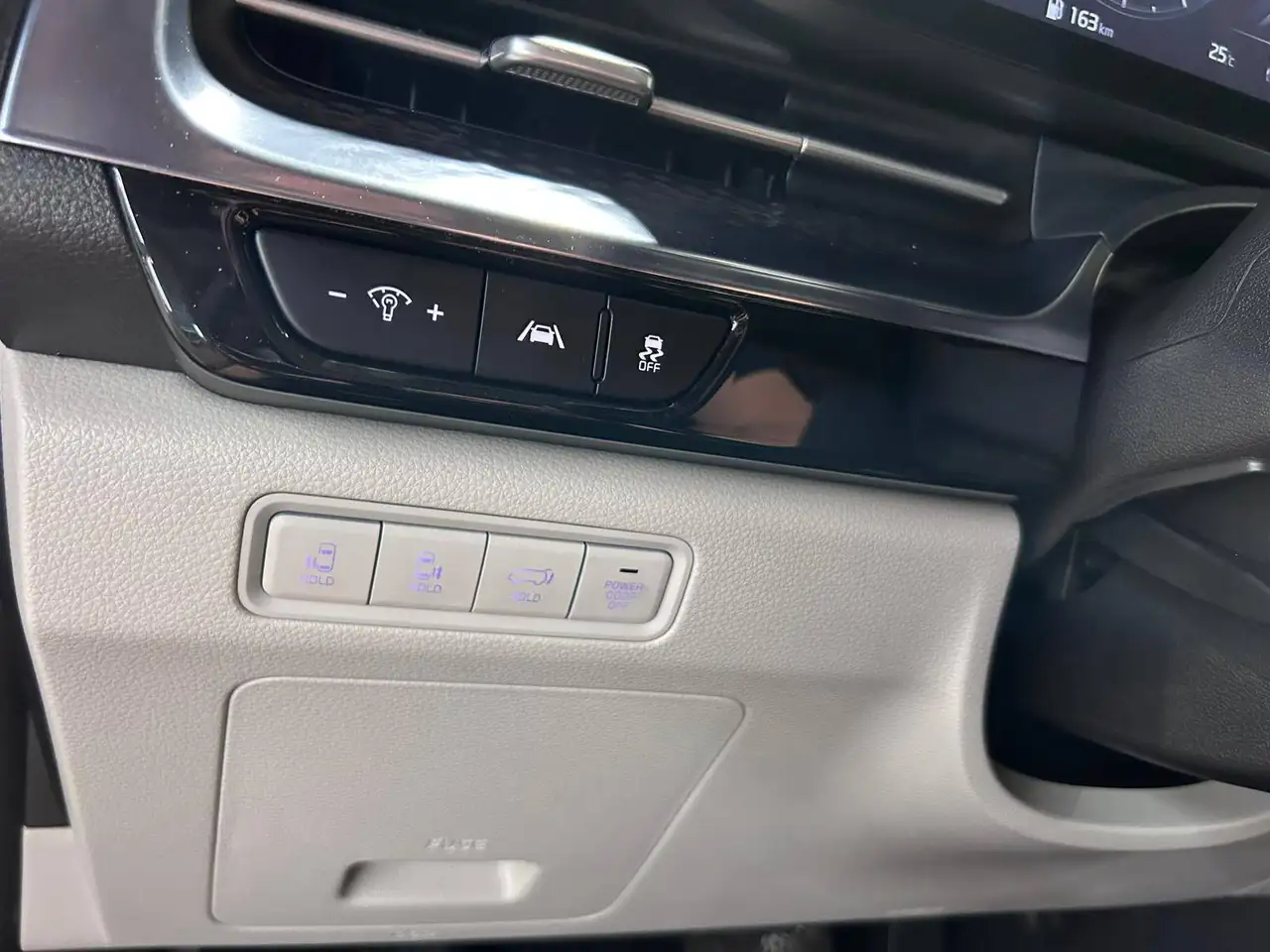 Kia Carnival снимка Kia Carnival
