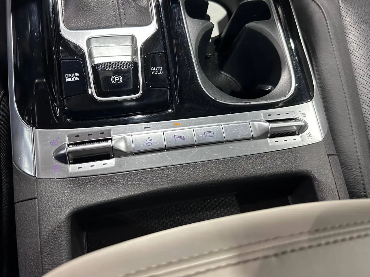 Kia Carnival снимка Kia Carnival