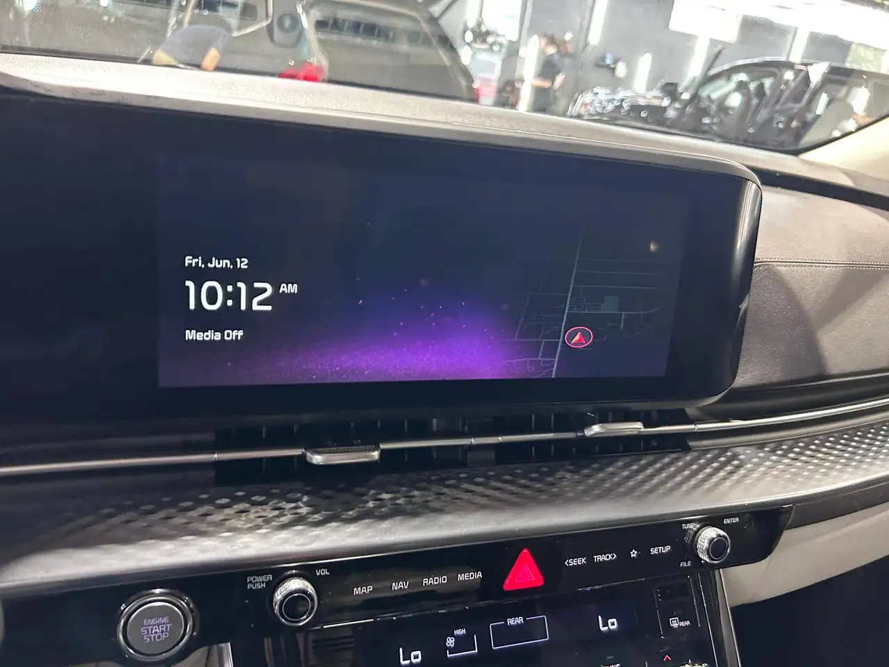 Kia Carnival снимка Kia Carnival