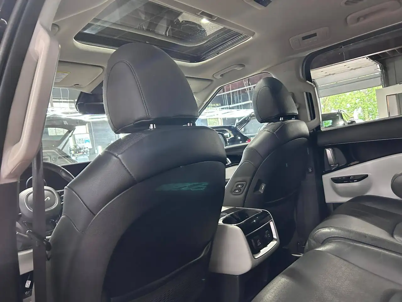 Kia Carnival снимка Kia Carnival