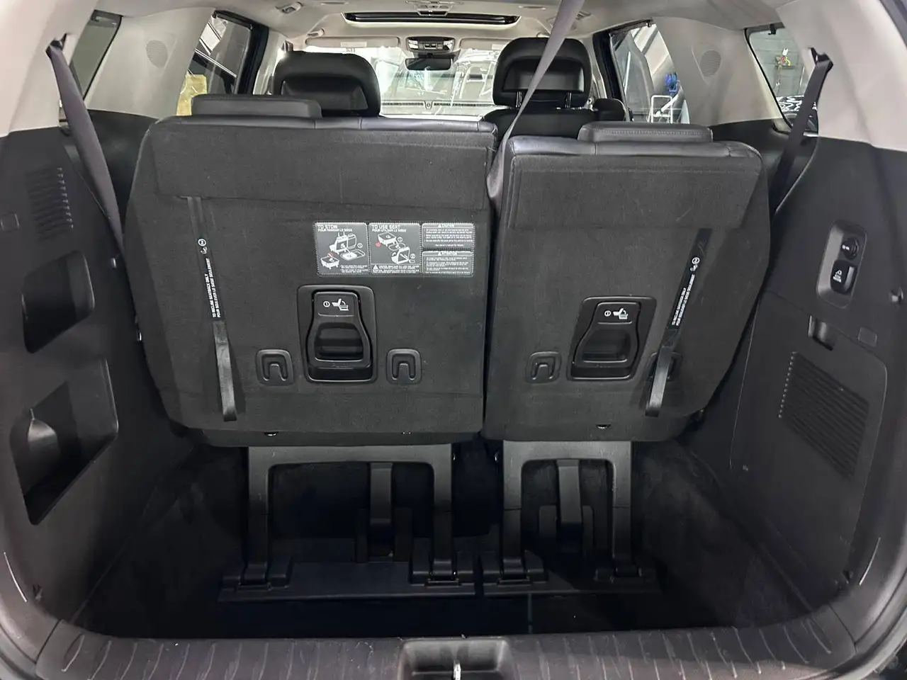 Kia Carnival снимка Kia Carnival