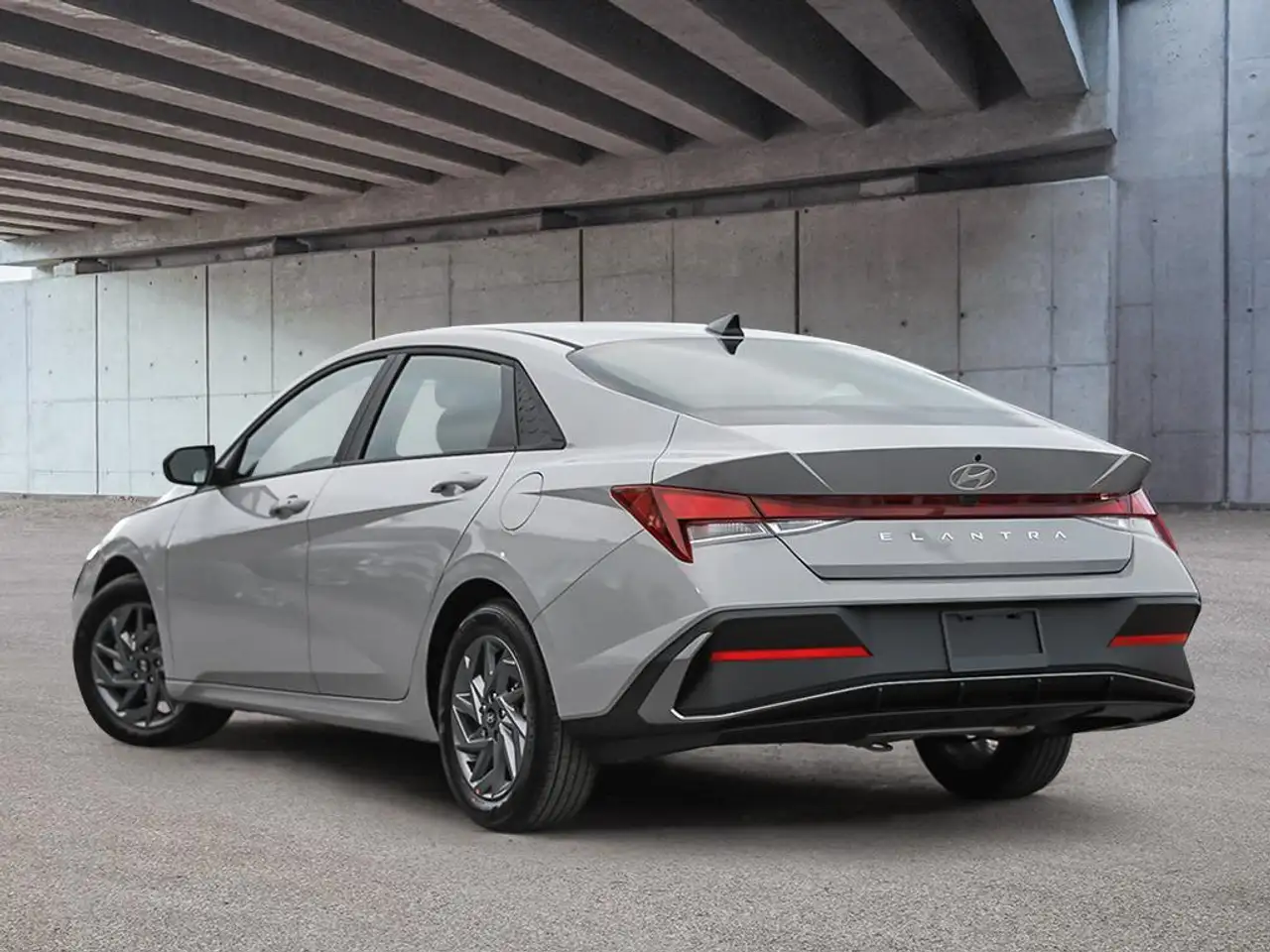 Hyundai ELANTRA снимка Hyundai ELANTRA