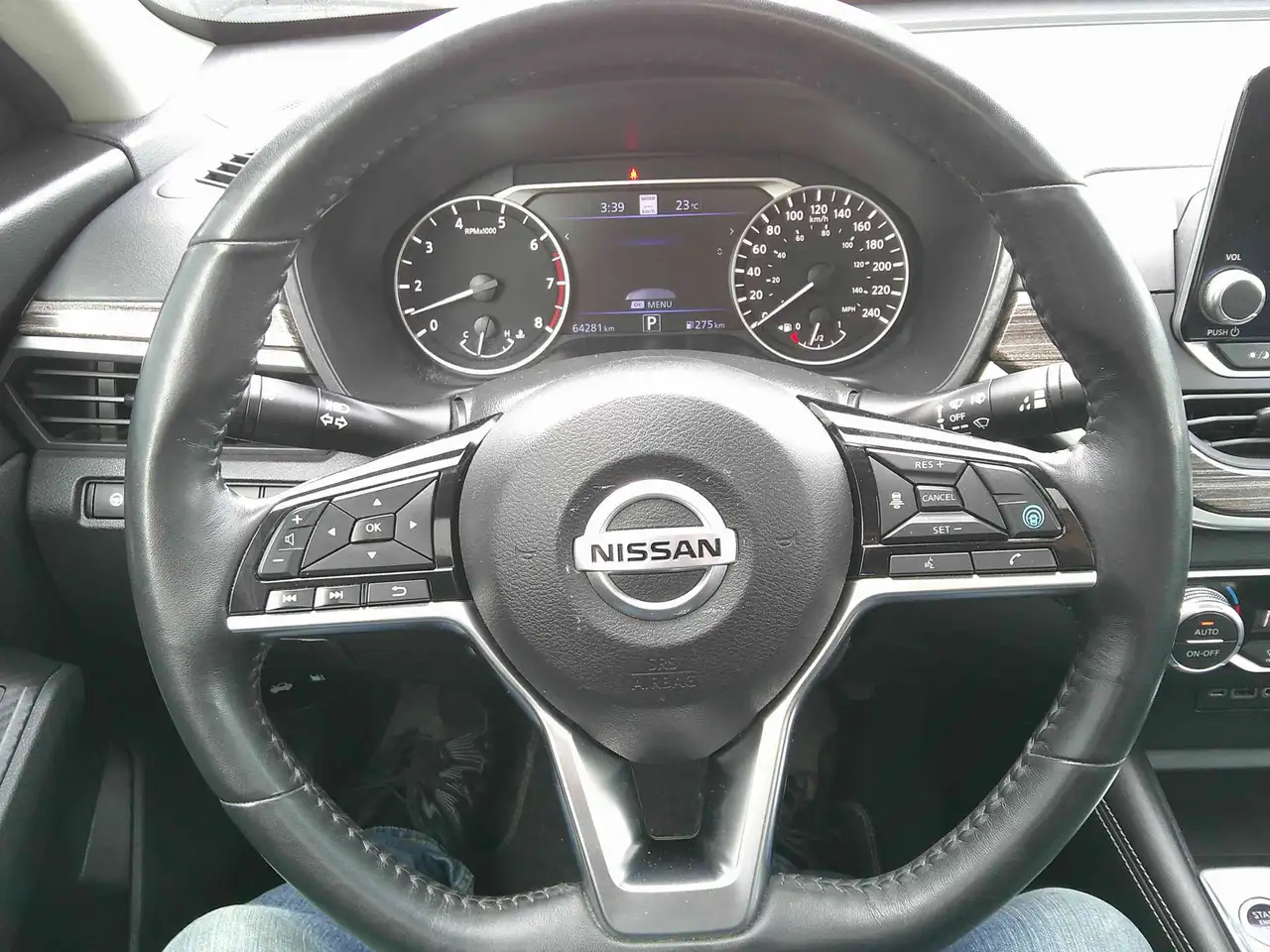 Nissan Altima photo Nissan Altima