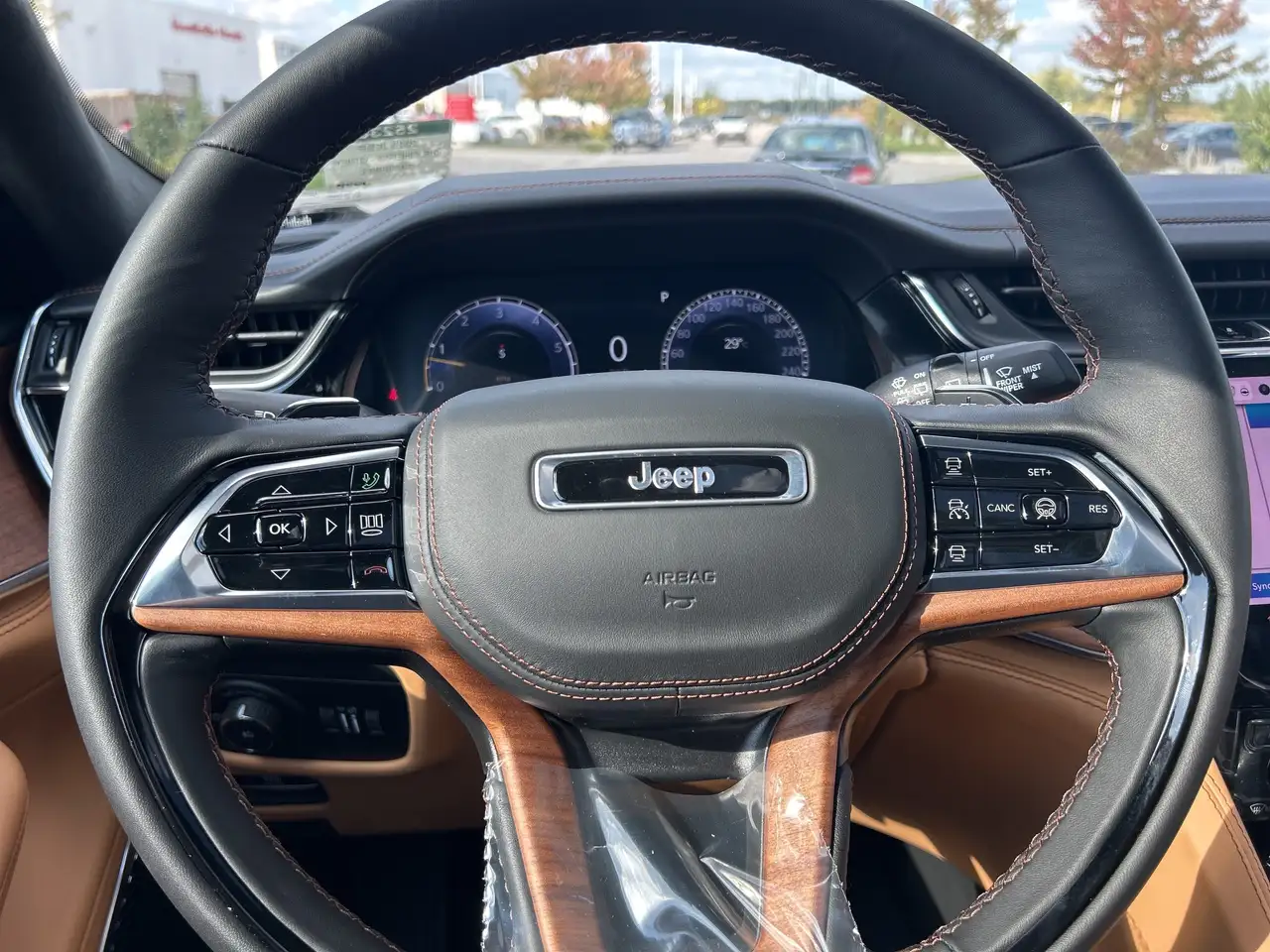 Jeep Grand Cherokee снимка Jeep Grand Cherokee