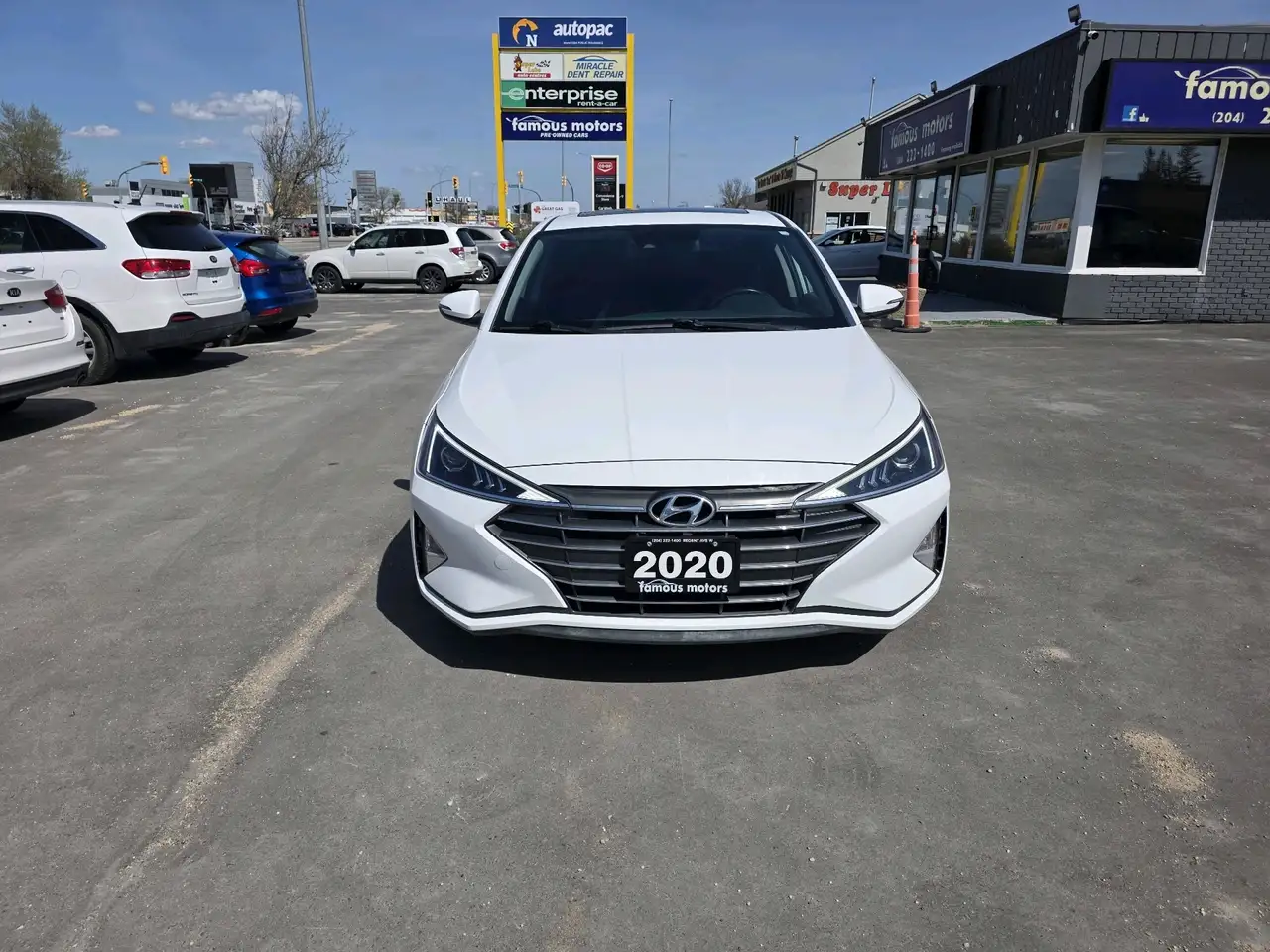 Hyundai ELANTRA снимка Hyundai ELANTRA
