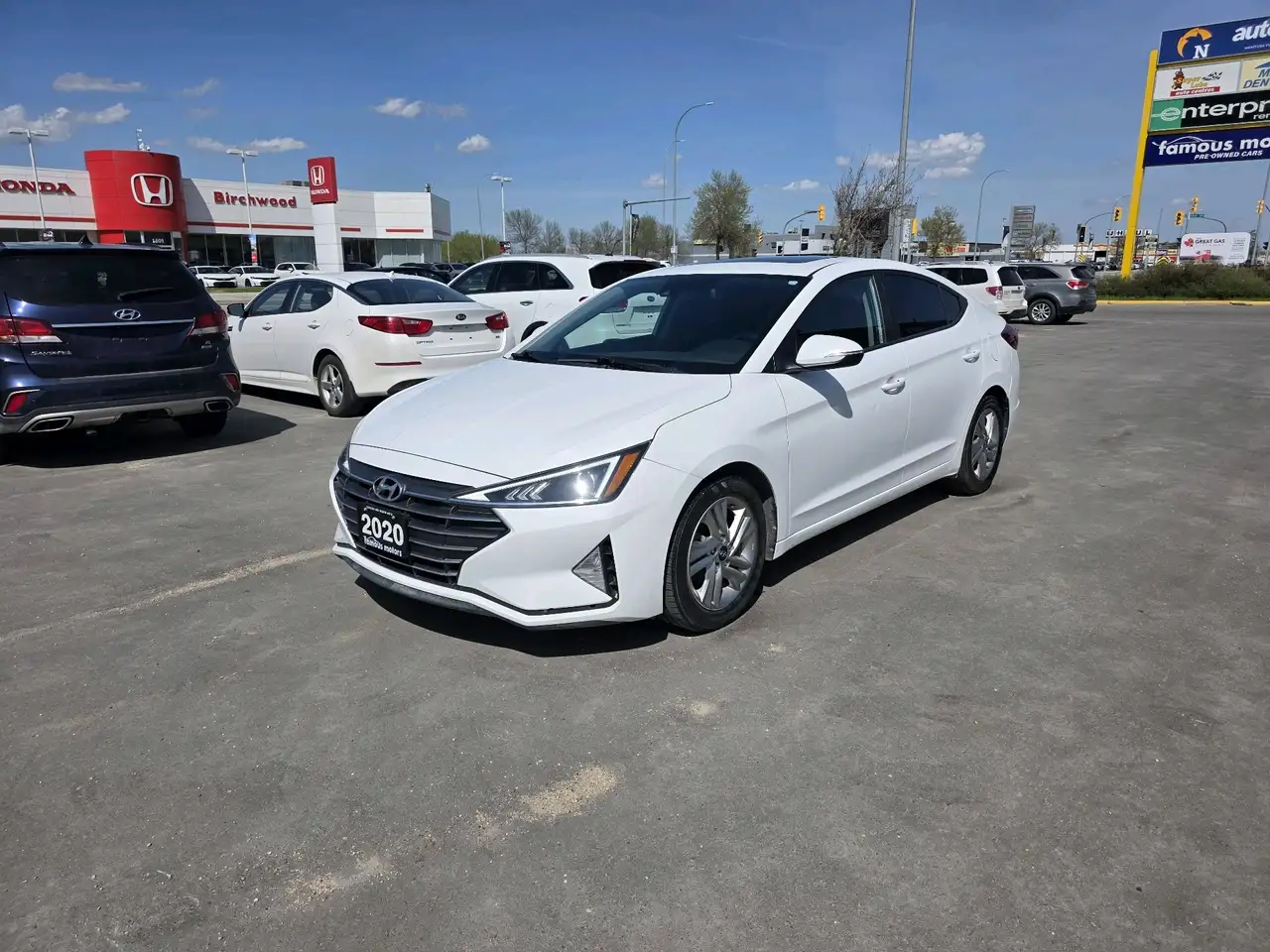 Hyundai ELANTRA снимка Hyundai ELANTRA